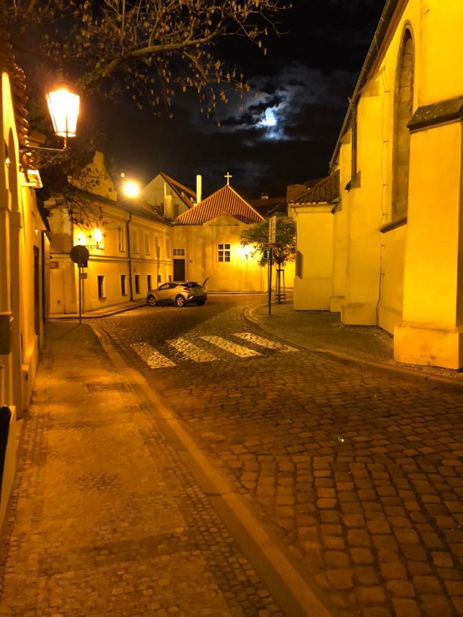 Old Town Basement Apartment Prague Exterior photo